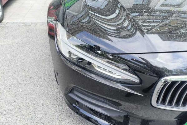 Volvo S90 2018, 52500 км, за 16440 USD