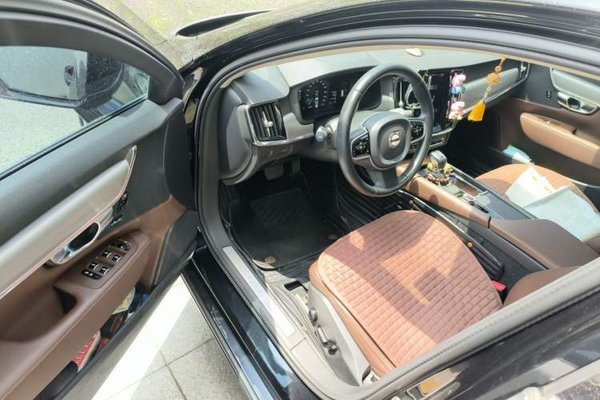 Volvo S90 2018, 52500 км, за 16440 USD - фото 15