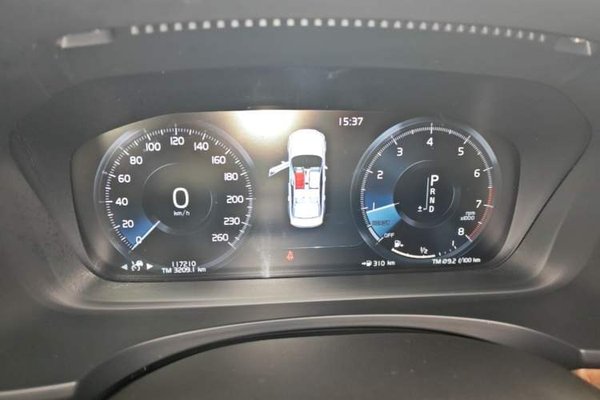 Volvo S90 2018, 117200 км, за 17515 USD - фото 15