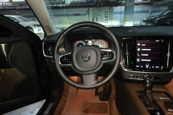 Volvo S90 2019, 83900 км, за 17136 USD - фото 10