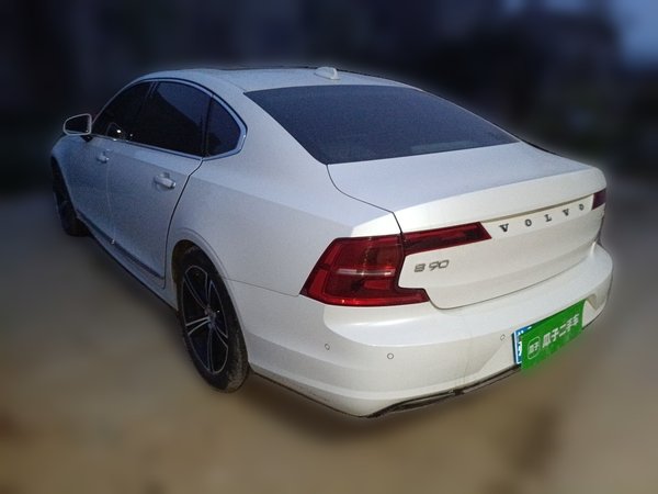 Volvo S90 2019, 121400 км, за 16569 USD