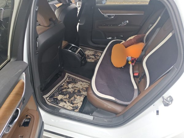 Volvo S90 2019, 60400 км, за 18407 USD - фото 19