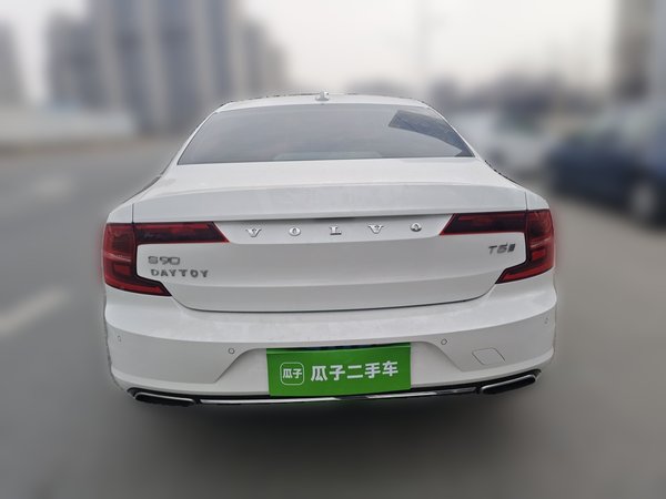 Volvo S90 2019, 60400 км, за 18407 USD