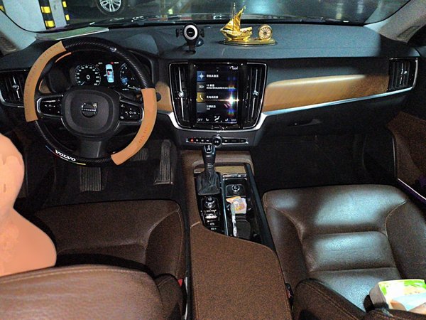 Volvo S90 2020, 115000 км, за 17733 USD - фото 9