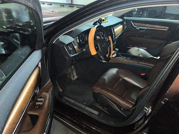 Volvo S90 2020, 115000 км, за 17733 USD - фото 19