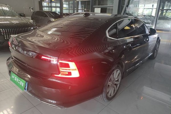 Volvo S90 2020, 59400 км, за 20395 USD - фото 6