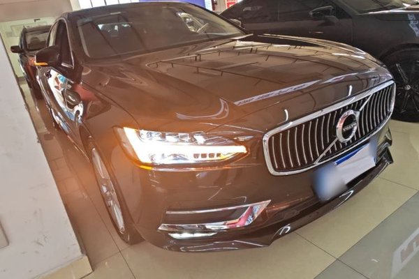 Volvo S90 2020, 71300 км, за 19893 USD