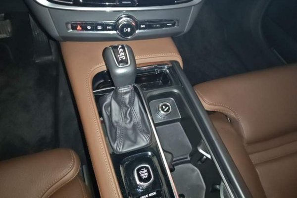 Volvo S90 2020, 71300 км, за 19893 USD - фото 23