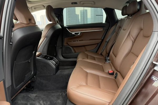 Volvo S90 2020, 71300 км, за 19893 USD - фото 31