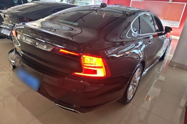 Volvo S90 2020, 71300 км, за 19893 USD - фото 6