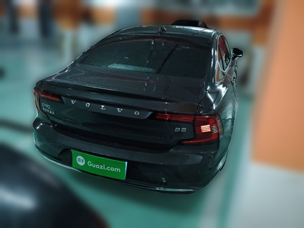 Volvo S90 2021, 42500 км, за 23684 USD