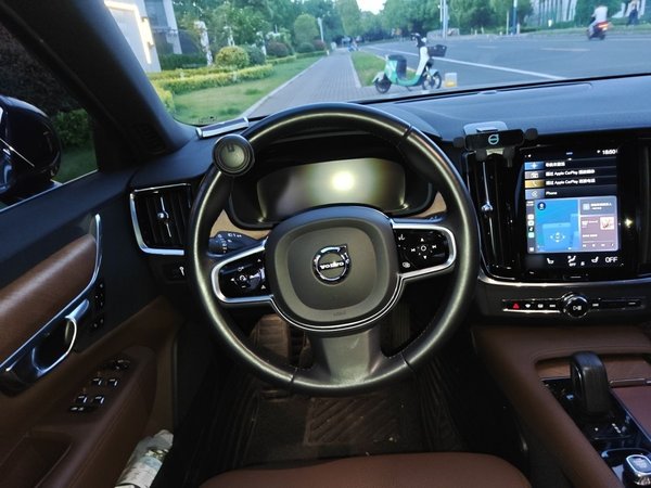Volvo S90 2021, 67600 км, за 21049 USD - фото 7