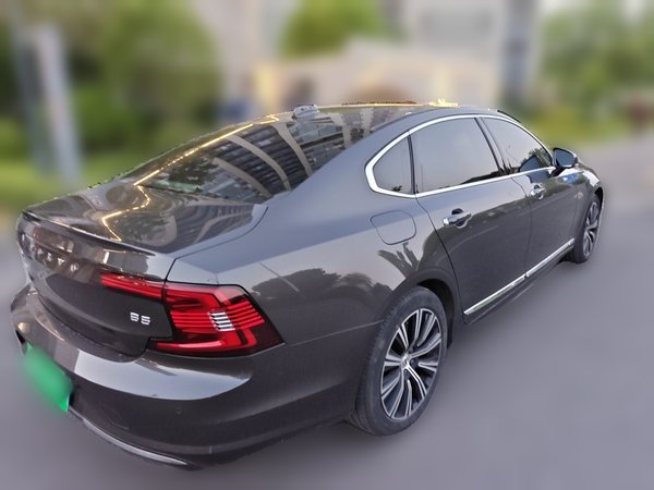 Volvo S90 2021, 67600 км, за 21049 USD