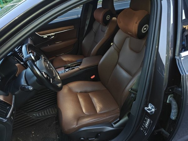 Volvo S90 2021, 67600 км, за 21049 USD - фото 12