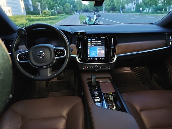 Volvo S90 2021, 67600 км, за 21049 USD - фото 6