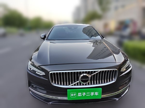 Volvo S90 2021, 67600 км, за 21049 USD