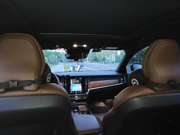 Volvo S90 2021, 67600 км, за 21049 USD - фото 15