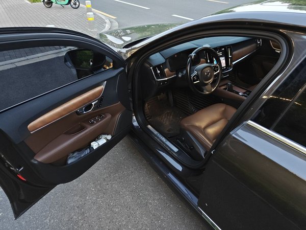 Volvo S90 2021, 67600 км, за 21049 USD - фото 13