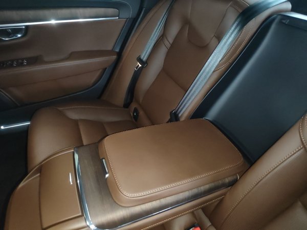 Volvo S90 2023, 16700 км, за 26743 USD - фото 20