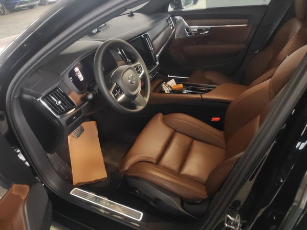 Volvo S90 2023, 16700 км, за 26743 USD - фото 18