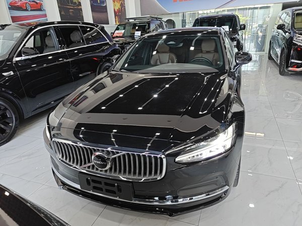 Volvo S90 2023, 43500 км, за 29905 USD