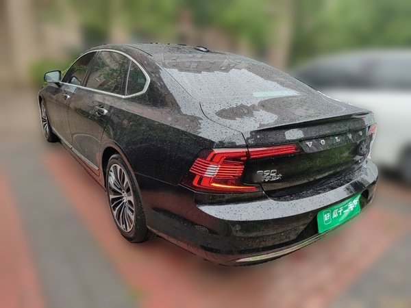 Volvo S90 2023, 65300 км, за 21084 USD