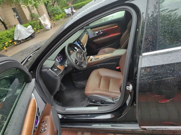 Volvo S90 2023, 65300 км, за 21084 USD - фото 16