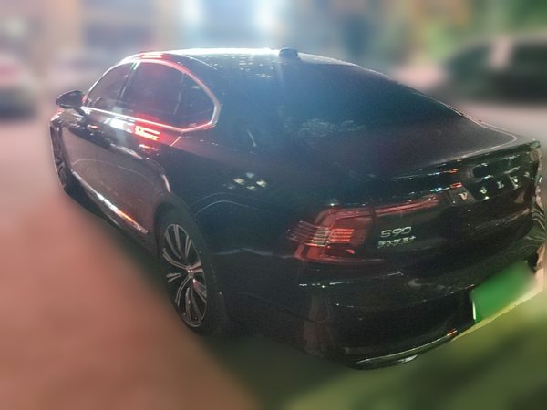 Volvo S90 2025, 15500 км, за 36515 USD
