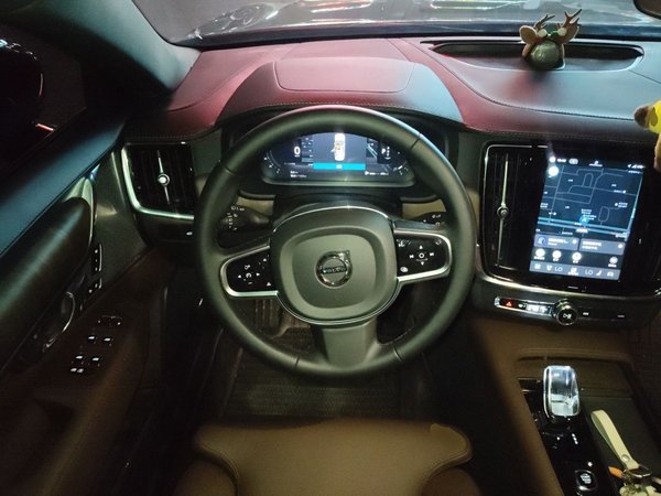 Volvo S90 2025, 15500 км, за 36515 USD - фото 11
