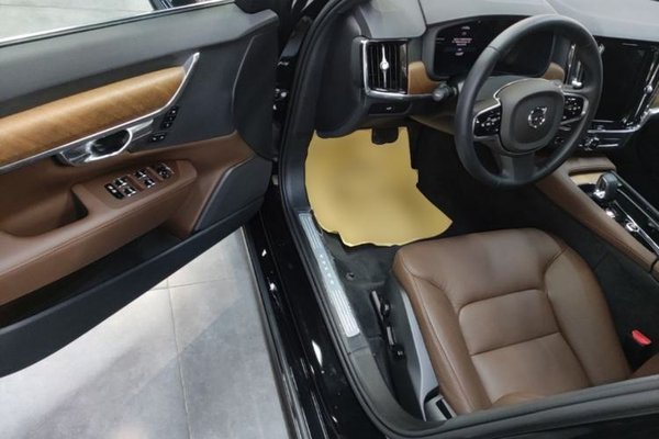 Volvo S90 2025, 5700 км, за 33736 USD - фото 24
