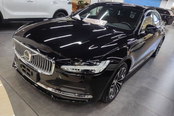 Volvo S90 · 2025 год