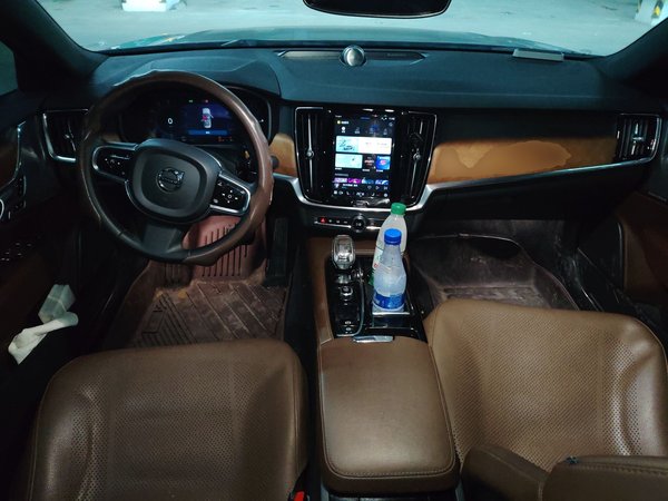 Volvo S90 New Energy 2023, 108200 км, за 25636 USD - фото 10