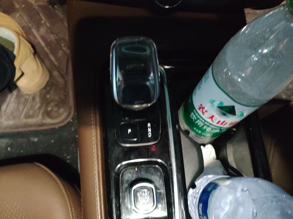 Volvo S90 New Energy 2023, 108200 км, за 25636 USD - фото 15