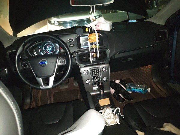 Volvo V40 2014, 137000 км, за 5073 USD - фото 10