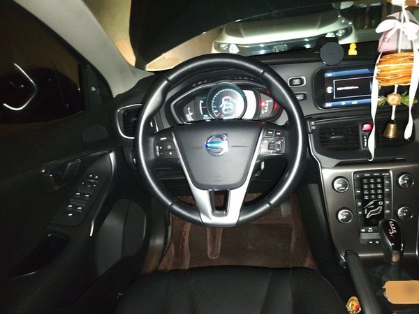 Volvo V40 2014, 137000 км, за 5073 USD - фото 11