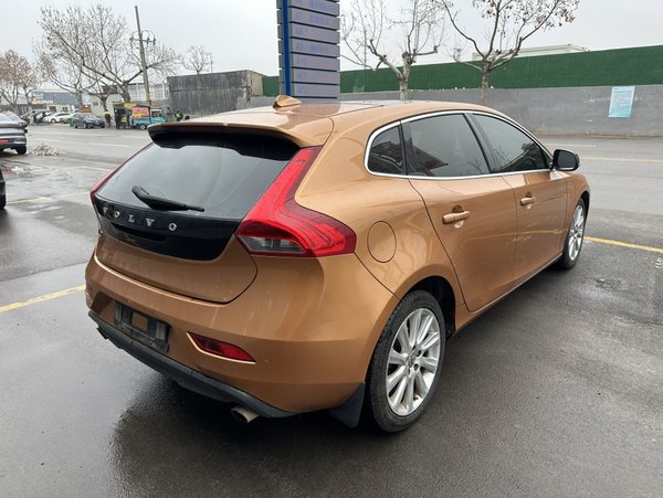 Volvo V40 2014, 199200 км, за 6368 USD - фото 10