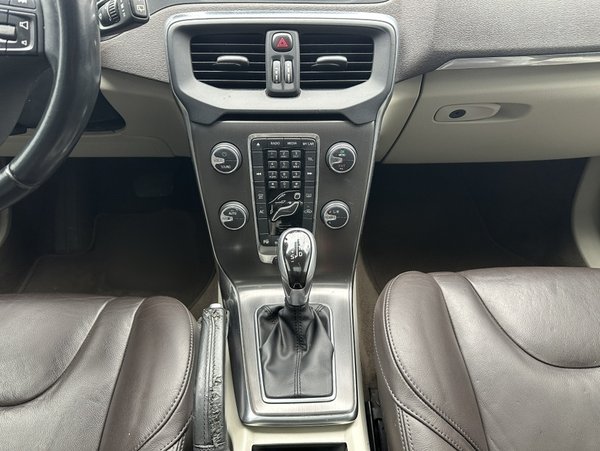 Volvo V40 2014, 199200 км, за 6368 USD - фото 18