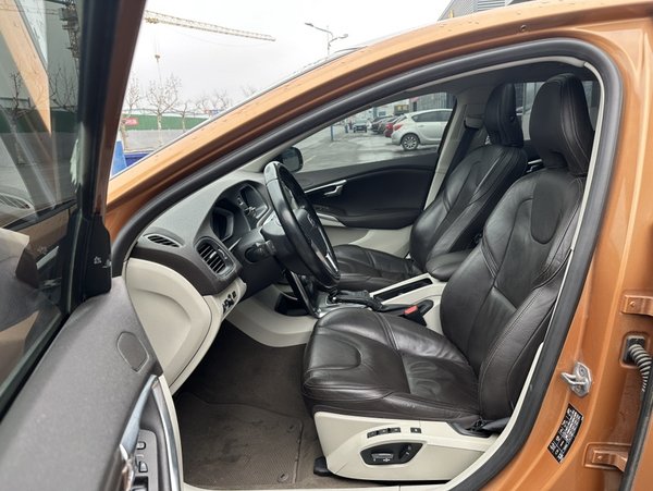Volvo V40 2014, 199200 км, за 6368 USD - фото 24