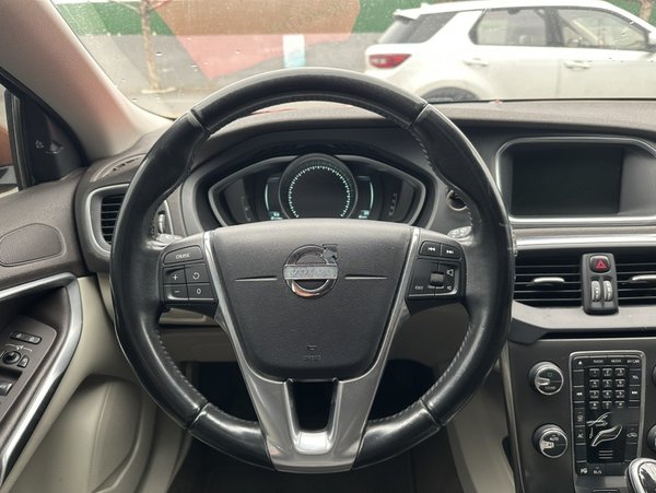 Volvo V40 2014, 199200 км, за 6368 USD - фото 25