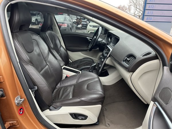 Volvo V40 2014, 199200 км, за 6368 USD - фото 32