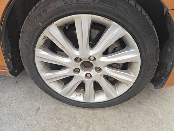 Volvo V40 2014 2.0T Zhiya Edition, 2014 года