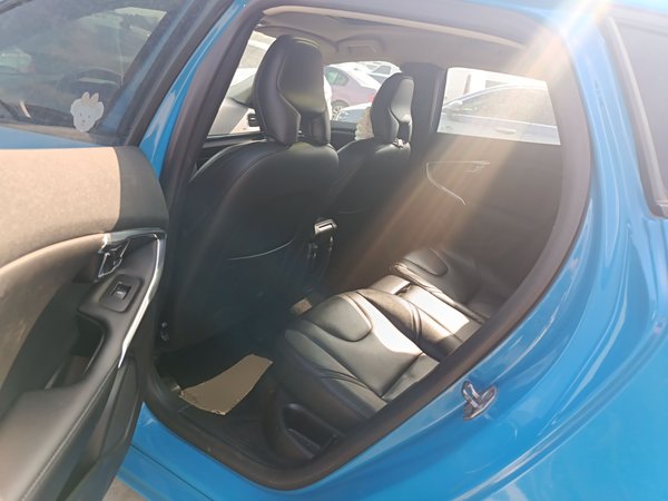 Volvo V40 2015, 120000 км, за 7692 USD - фото 16