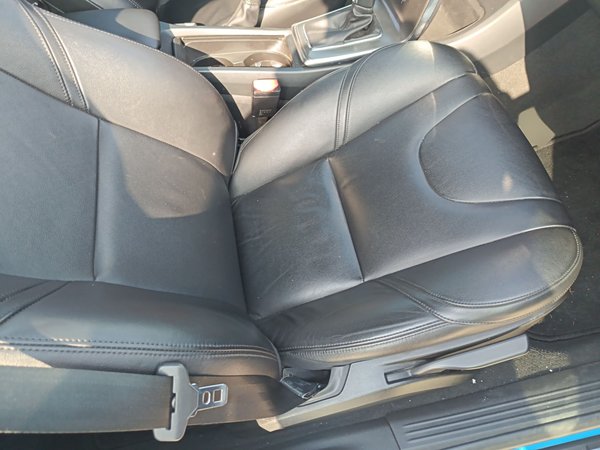 Volvo V40 2015, 120000 км, за 7692 USD - фото 24