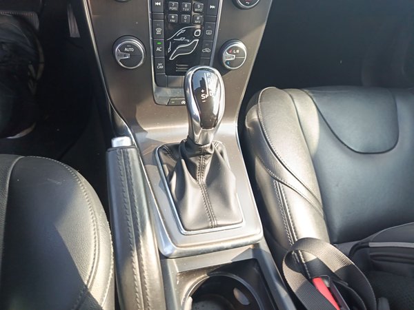 Volvo V40 2015, 120000 км, за 7692 USD - фото 13