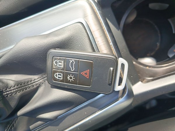 Volvo V40 2015, 120000 км, за 7692 USD - фото 8