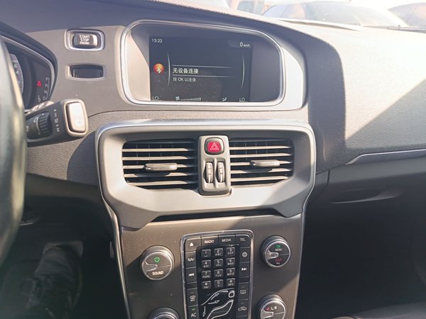 Volvo V40 2015, 120000 км, за 7692 USD - фото 12