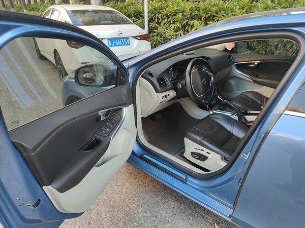 Volvo V40 2015, 84000 км, за 4798 USD - фото 17