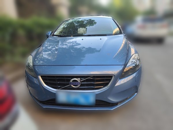 Volvo V40 2015, 84000 км, за 4798 USD