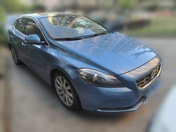 Volvo V40 2015, 84000 км, за 4798 USD
