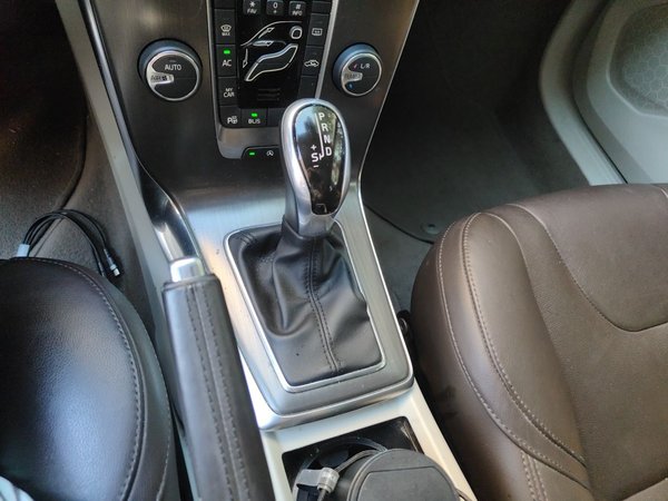 Volvo V40 2015, 84000 км, за 4798 USD - фото 15